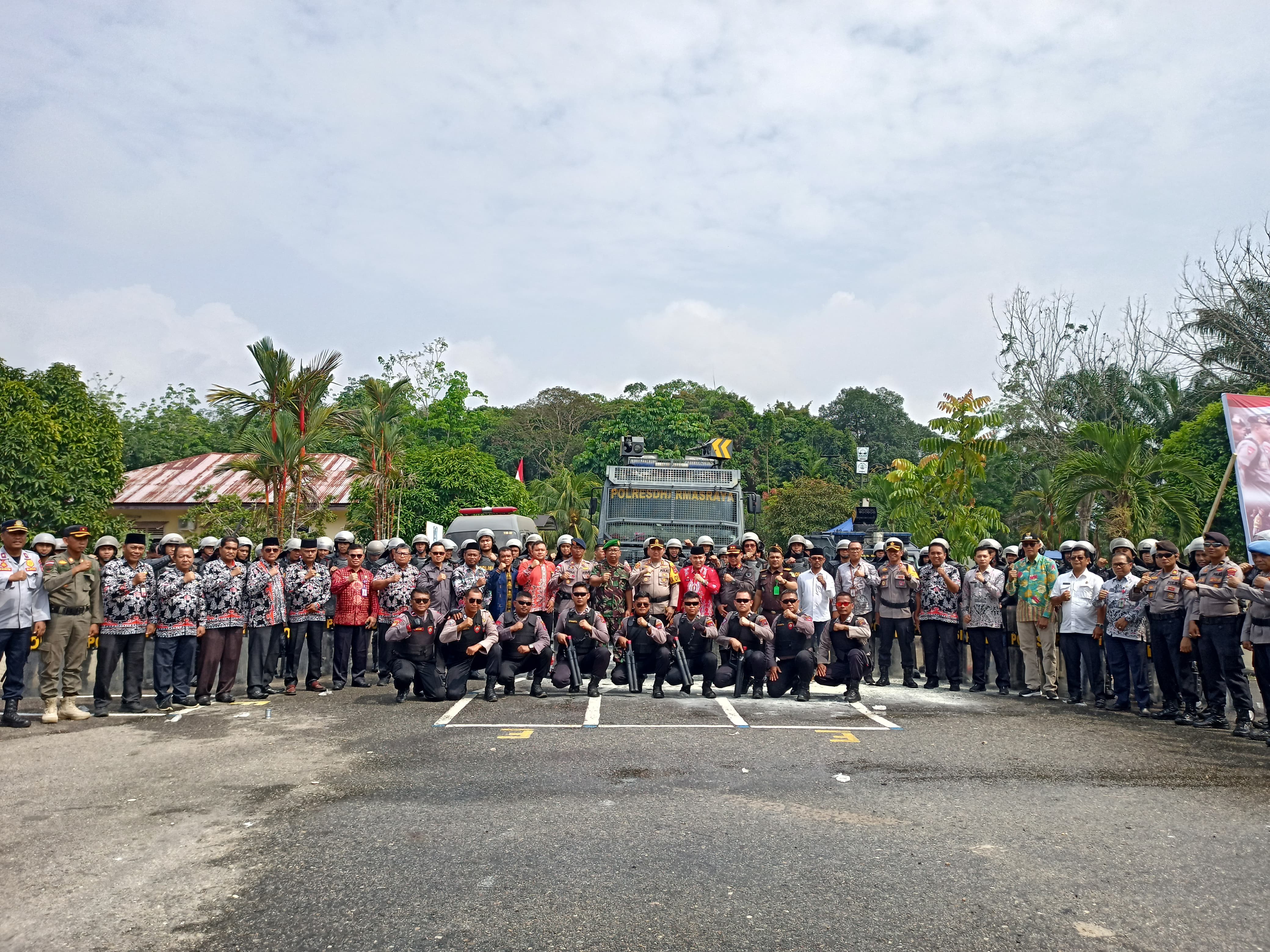 Bawaslu Kabupaten Dharmasraya menghadiri Apel Gelar Pasukan Operasi Mantap Praja Singgalang 2024 