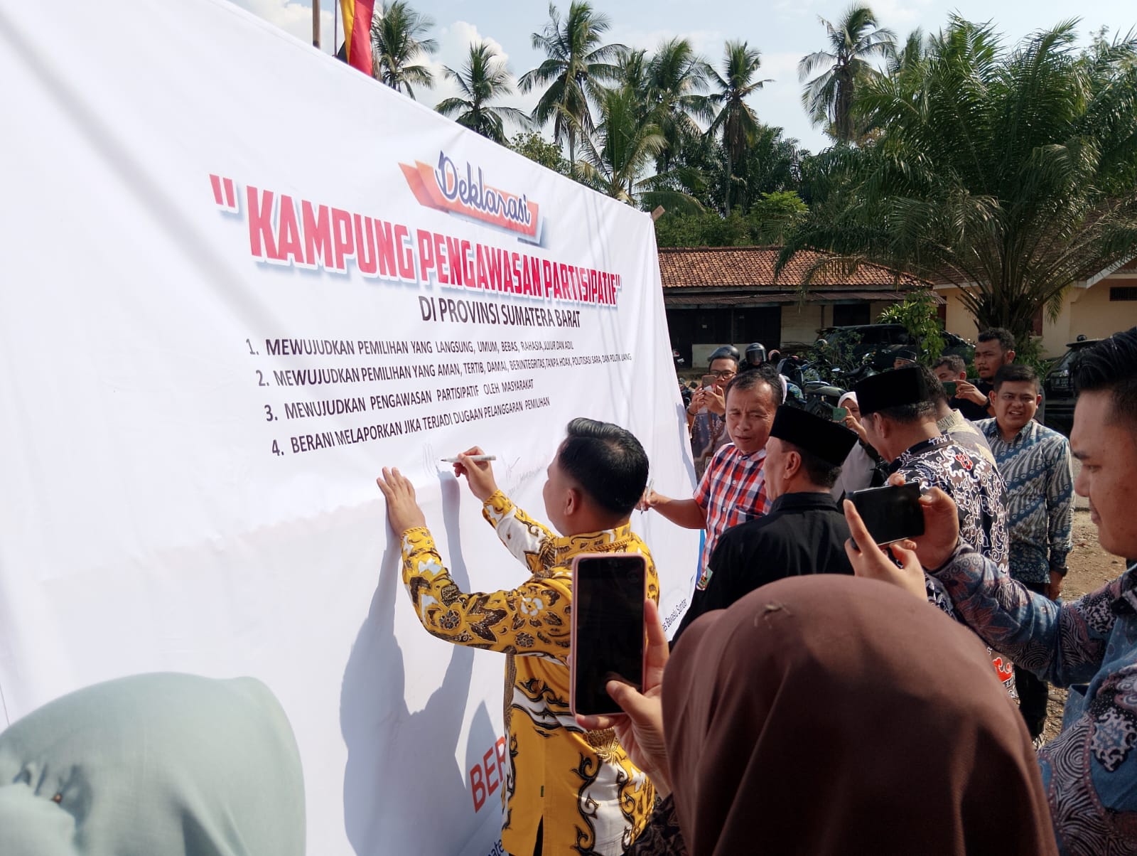 Bawaslu Dharmasraya Gelar Deklarasi Kampung Pengawasan Partisipatif
