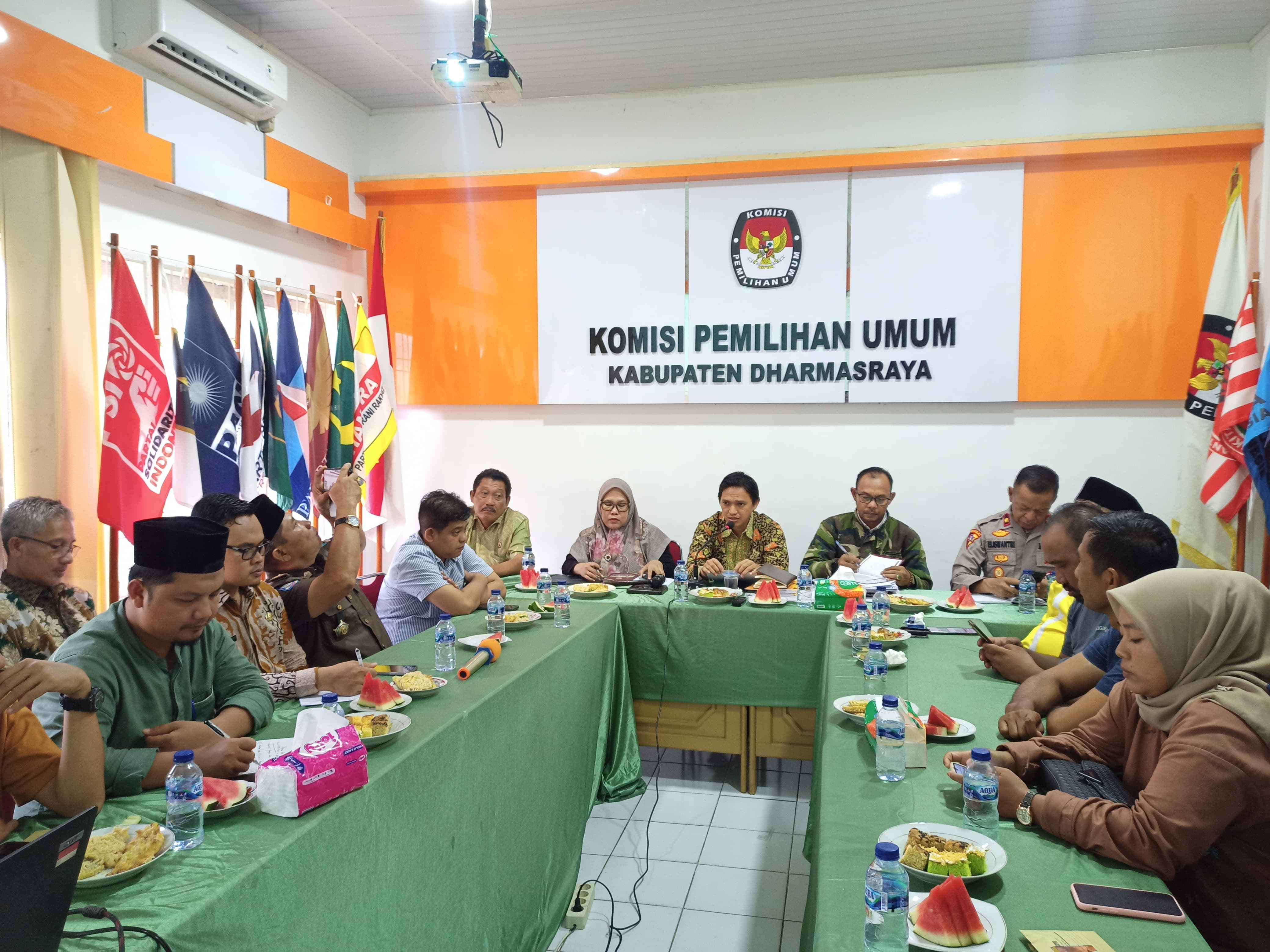 Bawaslu Kabupaten Dharmasraya Hadiri Sosialisasi Penerimaan Kembali Pendaftaran Bakal Pasangan Calon Bupati dan Wakil Bupati 