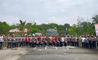 Bawaslu Kabupaten Dharmasraya menghadiri Apel Gelar Pasukan Operasi Mantap Praja Singgalang 2024 