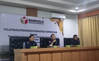 Bawaslu Dharmasraya Adakan Pelatihan/Penguatan Kapasitas Panwaslu Kecamatan se-Kabupaten Dharmasraya Tentang Pengelolaan Keuangan Dana Hibah Pada Pemilihan Tahun 2024