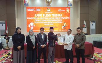 Bawaslu Kabupaten Dharmasraya Awasi Rekapitulasi dan Penetapan Daftar Pemilih Tetap (DPT)